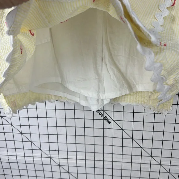 LILLY PULITZER YELLOW & WHITE SEERSUCKER HORSESHOE Ric rac border SKORT 8 - Picture 9 of 11
